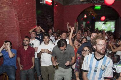 Como si fuera un superclásico: fanáticos de la NFL deliraron con el Super Bowl