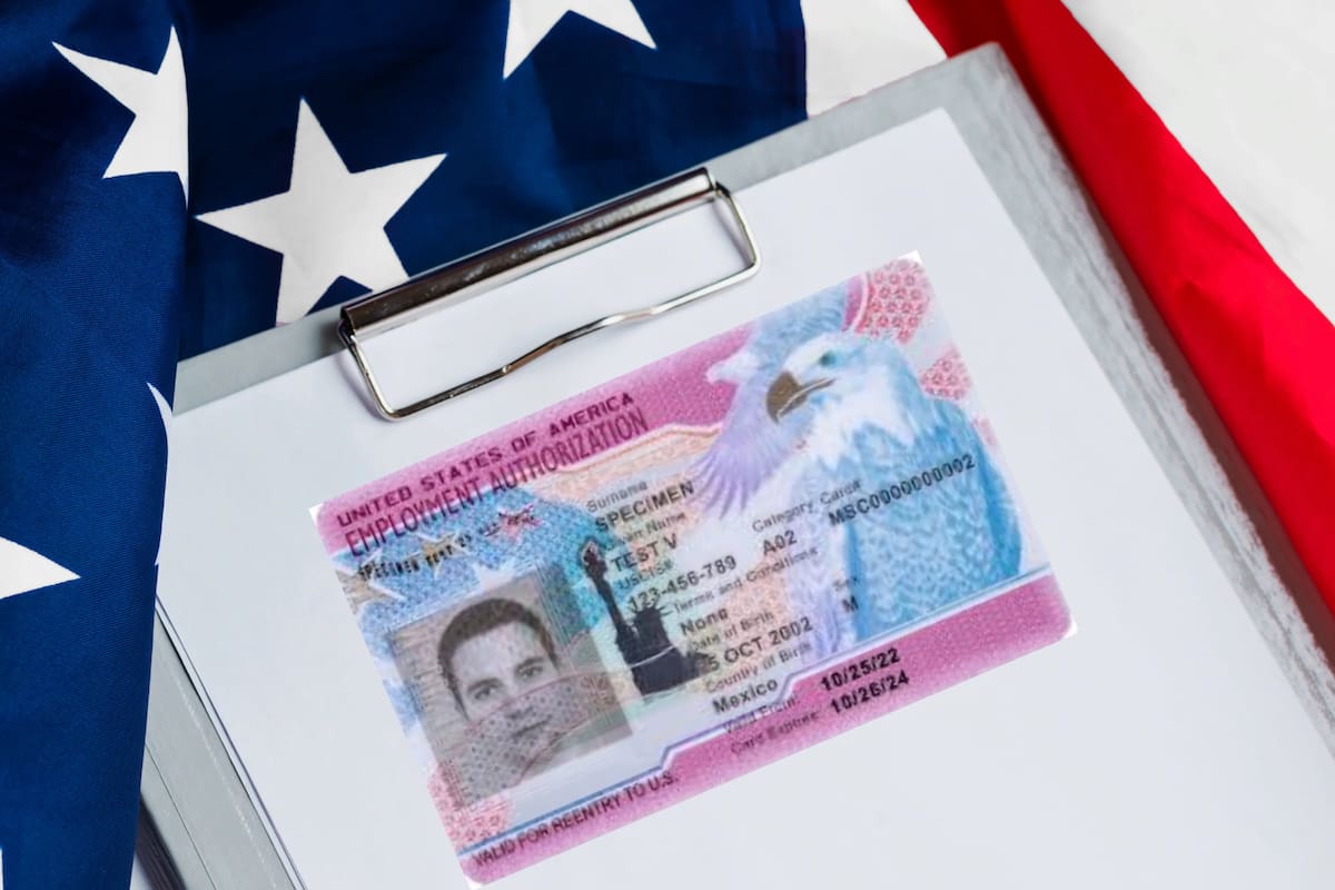 Cómo solicitar un permiso de trabajo en Nueva York con un trámite I-485 pendiente ante el Uscis