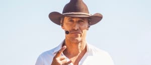 El actor de Texas Matthew McConaughey reveló cómo nombrar a Jennifer Lopez lo salvó de un “gran problema”