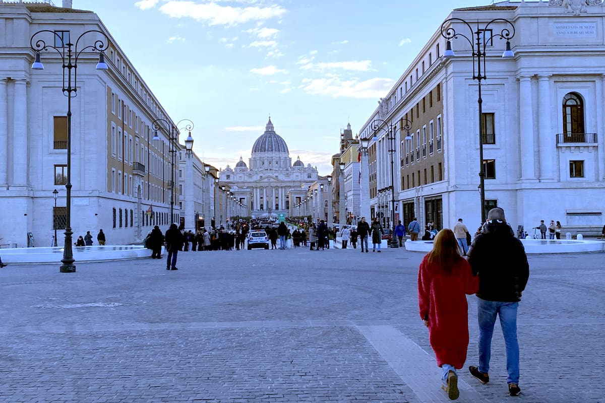 Como suele ocurrir desde que comenzaron a existir los Jubileos, en 1300, Roma ha aprovechado para realizar grandes obras y reformas que han transformado su fisionomía