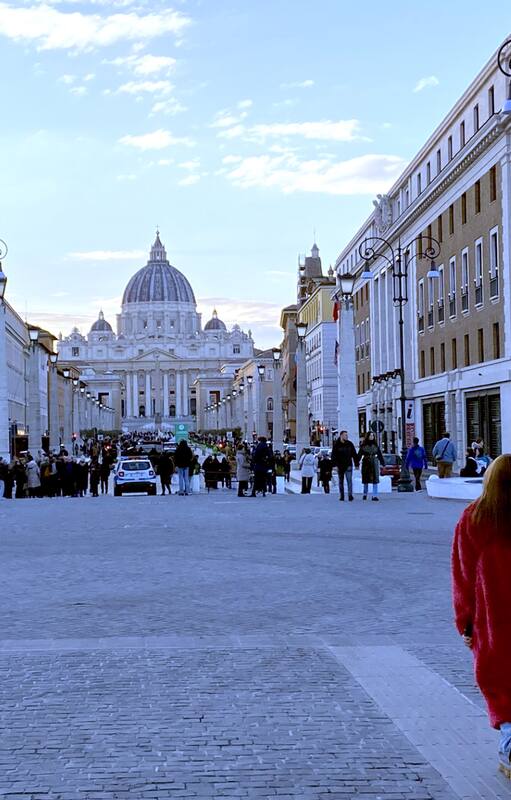 Como suele ocurrir desde que comenzaron a existir los Jubileos, en 1300, Roma ha aprovechado para realizar grandes obras y reformas que han transformado su fisionomía