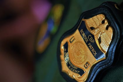 Como supervisor de la CBP, el agente que protegía a la migrante indocumentada cumplía el rol de monitorear la aplicación de las leyes aduaneras y de inmigración