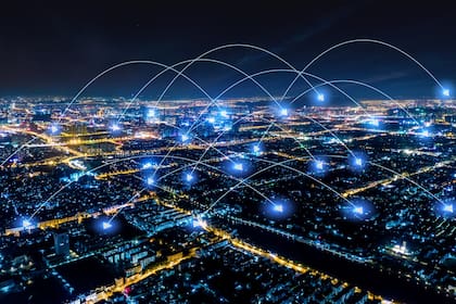 Como todas las ondas de radio, las señales de wi-fi sufren sutiles cambios cada vez que se chocan con un objeto, incluidos los humanos.