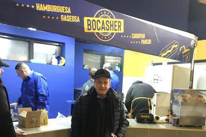 El local Bocasher vende unas 1000 hamburguesas por partido; el sábado estará cerrado, por Shabat
