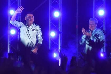 Como una estrella en un escenario y aplaudido por el presidente Jorge Ameal, Román Riquelme fue el protagonista principal de la celebración de 2022 en Boca, que en realidad se trató del lanzamiento de una plataforma política personal.
