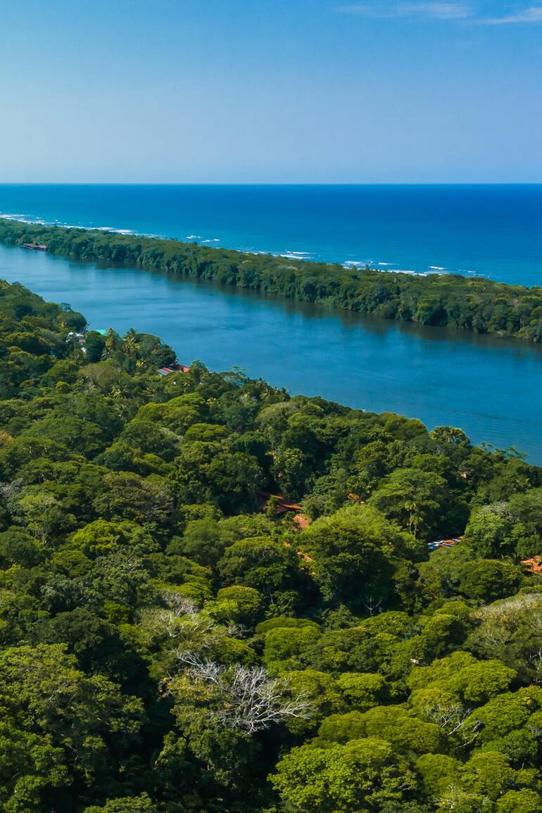 Como una Venecia en el trópico, en Tortuguero no hay vehículos