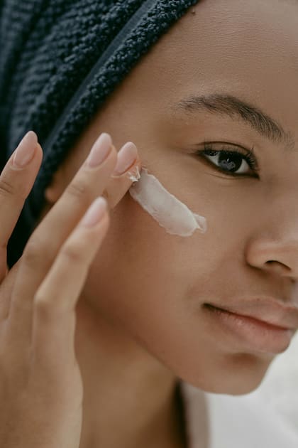 Cómo usar tu base de maquillaje de forma correcta (Foto ilustrativa: PEXELS)