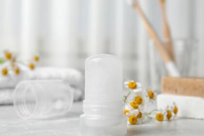 Cómo utilizar la piedra de alumbre para conseguir beneficios