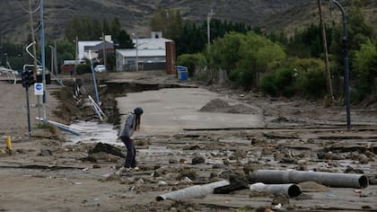 Comodoro Rivadavia: todavía sumidos en el desastre por el alud que azotó la ciudad, más de 250.000 habitantes sufren por ese desabastecimiento
