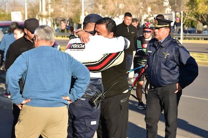 Compañeros de las víctimas comparten su dolor