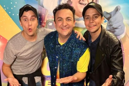 Compañeros de temporada: Joel y Brian fueron a ver a Diego Topa a su show en el Teatro Nacional