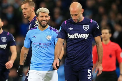 Compañeros durante años en el City y en la selección. Agüero y Zabaleta se enfrentaron en febrero cuando el fixture cruzó a los "ciudadanos" con West Ham