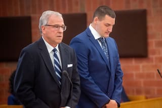 Comparece en tribunal policía de Connecticut acusado de matar a hombre negro
