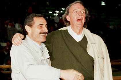 Comparten la filosofía del fútbol y la vida: Cappa y Menotti, por la misma vereda