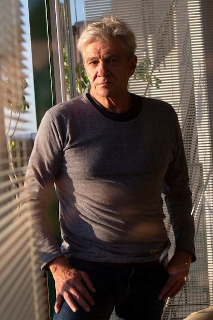 "Compito con chicos de 20 y yo tengo 68", cuenta Fernando Lúpiz sobre una de sus grandes pasiones, la esgrima