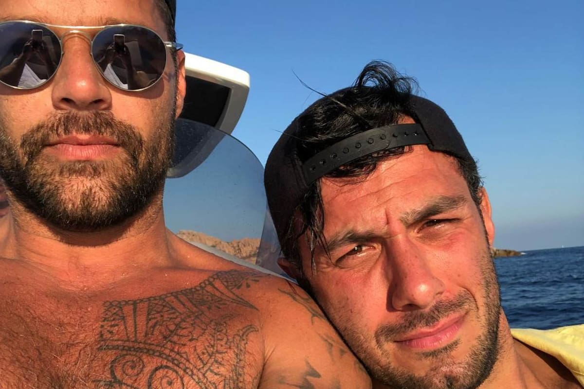 Completamente enamorado, el boricua comparte a través de sus redes sociales su felicidad