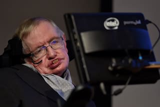 Stephen Hawking: “Si te sientes en un agujero negro, no te rindas, hay una salida”