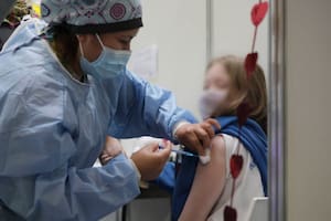 Completar la vacunación con la inoculación de los menores es una de las formas de seguir conteniendo el virus