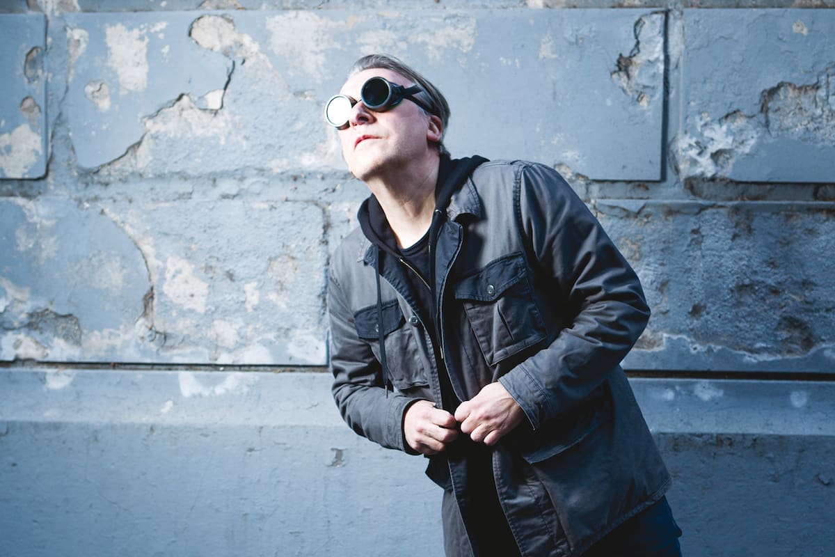 Compositor, músico y productor, grabó con casi todos: su nombre aparece en más de 300 discos. Fue de los primeros en el país en experimentar con música electrónica. Disfruta del rol de “catalizador”, de las ideas simples y de la construcción que se genera al estar atento a los demás