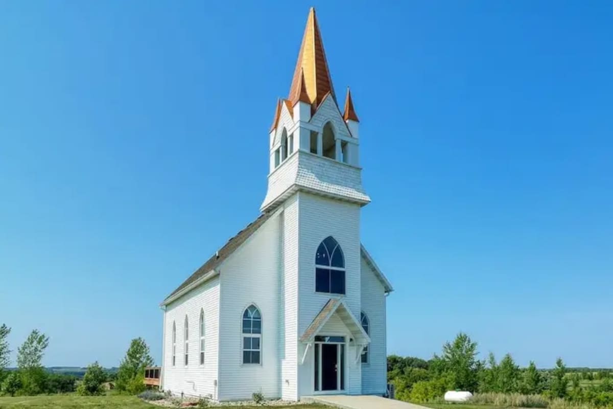 Compraron una iglesia, la remodelaron y su transformación sorprendió a todos