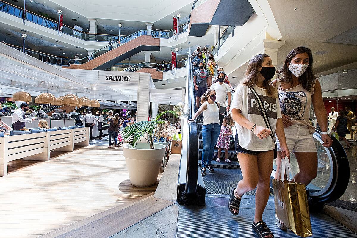 Compras de navidad en el shopping Unicenter