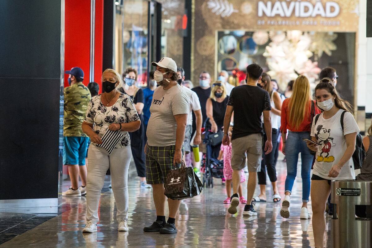 Compras de navidad en el shopping Unicenter