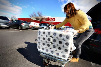 Compras en el supermercado mayorista Makro