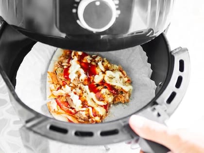 “Compré una pizza e inmediatamente la puse en el refrigerador solo para poder recalentarla en la freidora más tarde. No hay vuelta atrás”, confesó un usuario de Reddit