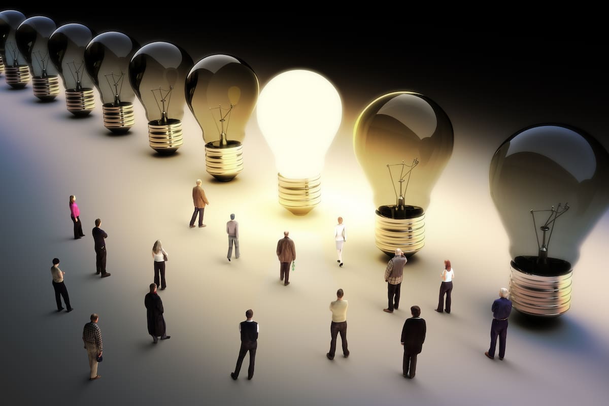 Comprender las emociones propias y ajenas es una habilidad clave de la inteligencia emocional que permite experimentar la vida desde la perspectiva de otros y conectar de manera significativa