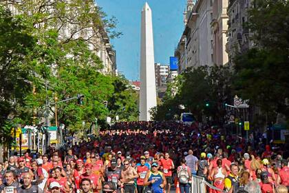 Compró la licencia de las multitudinarias carreras de fin de año, San Silvestre, que se iniciaron en San Pablo en los años 20. La realiza los 31 de diciembre en el microcentro porteño.