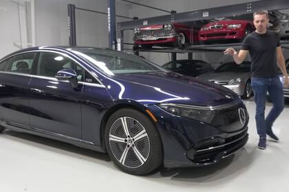 Compró un Mercedes-Benz por 34 mil dólares pero se arrepintió (Youtube Hoovies Garage)