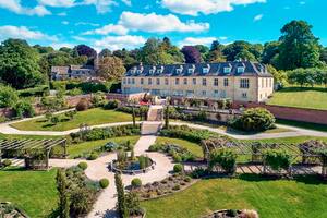 Compton Bassett House, la magnífica propiedad en Wiltshire que Robbie Williams pone a la venta