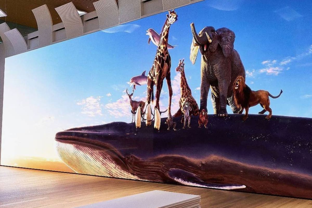 Con 20 metros de ancho y 5,4 de alto, así se ve parte del display de ultra alta definición que Sony instaló en el centro de desarrollo e investigación de la firma de cosméticos Shiseido