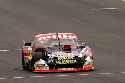 Con 21 años, Germán Todino festejó su primer triunfo en el Turismo Carretera; el piloto de Rivera resultó juez en la definición del título: con la victoria le allanó el camino a Mariano Werner para ser bicampeón