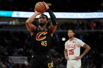 Con 28 puntos de Mitchell Cavs vencen a Bulls por 139-117 e hilan 11ma victoria