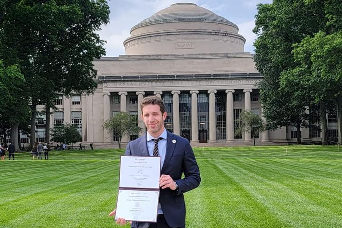 Con 39 años, este emprendedor argentino no solo destaca por sus logros académicos, sino por una historia personal que dio forma a su trayectoria y la creación de una app para real estate