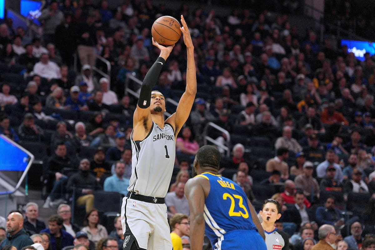 Con 41 puntos y 18 rebotes de Wembanyama, los Spurs logran la 10ma victoria seguida, 127-113 ante lo