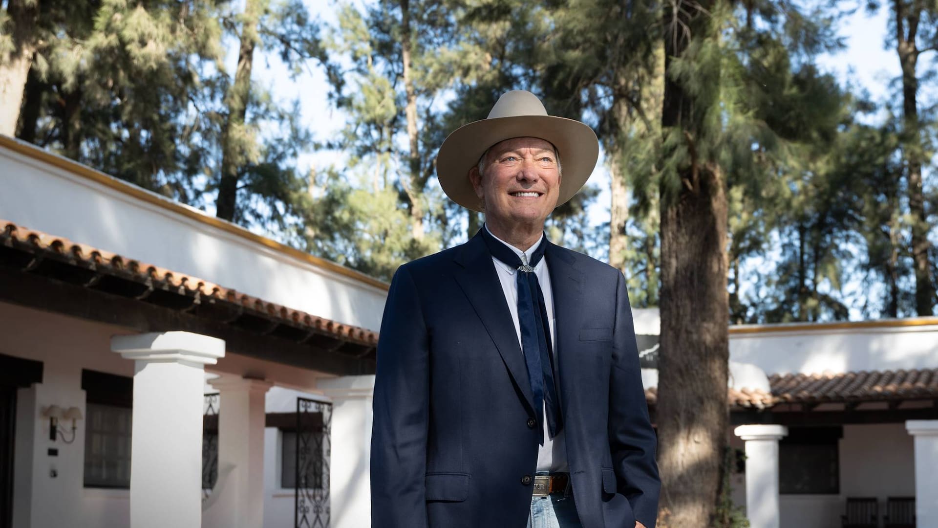 Con 70 años y muchas aventuras encima, Harvey Risien es un enamorado de Tucumán.
