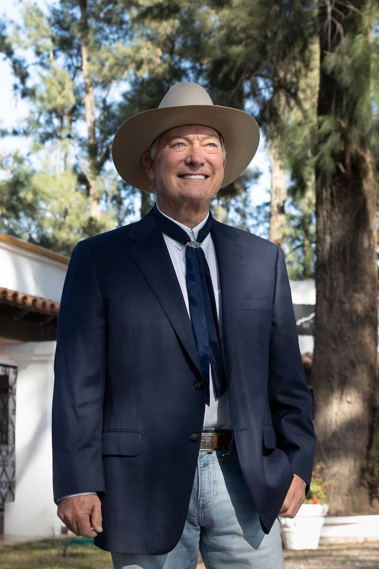 Con 70 años y muchas aventuras encima, Harvey Risien es un enamorado de Tucumán.
