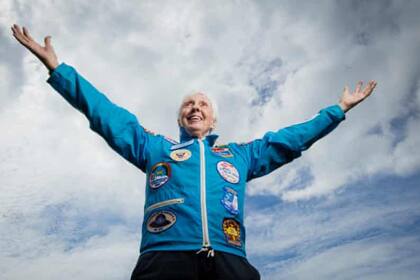 Con 82 años acompañará a Jeff Bezos el próximo 20 de julio en el primer vuelo espacial tripulado de la compañía Blue Origin