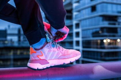 Con adidas Nite Jogger, la marca buscó homenajear a sus modelos más clásicos