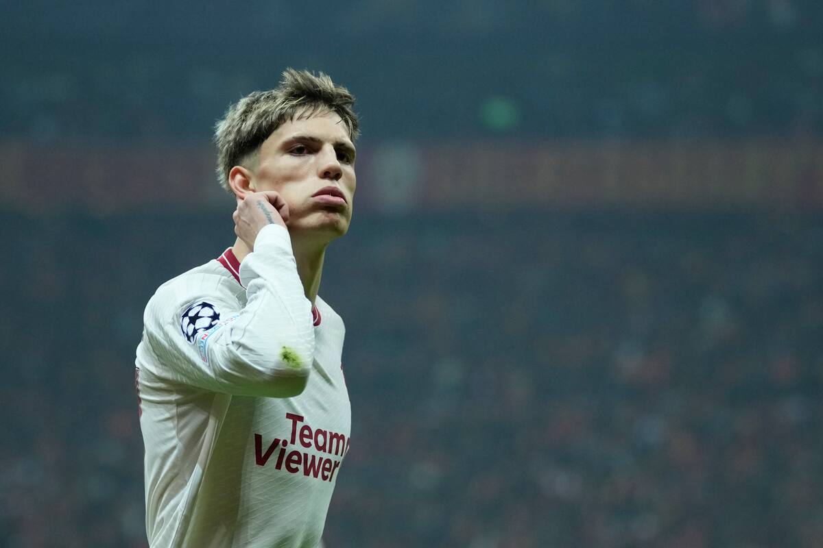 Con Alejandro Garnacho, Manchester United recibe al Aston Villa de Emiliano Martínez