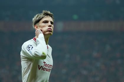 Con Alejandro Garnacho, Manchester United recibe al Aston Villa de Emiliano Martínez