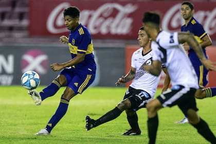 Con algunos juveniles, Boca se llevó una victoria muy ajustada del sur bonaerense