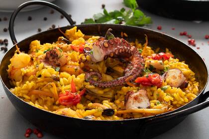 Con arroz y azafrán, un clásico.