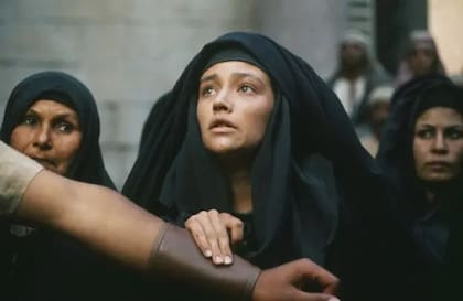 Con ayuda de maquillaje, Hussey volvió a aparecer en el filme cuando Jesús era adulto