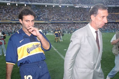 "Con Bilardo yo me sentía observado, más analizado que otros compañeros, pero logramos encontrar algunos puntos en común", cuenta Latorre sobre la convivencia con el DT en Boca en 1996.