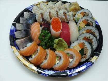 Con caballa, atún rojo o huevas, el sushi en sus mejores variantes en Bistro Tokyo