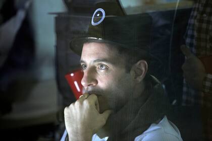 Con camisa Blanca Emiliano Kargieman, CEO de Satellogic en el momento culminante del lanzamiento. 19_6_14