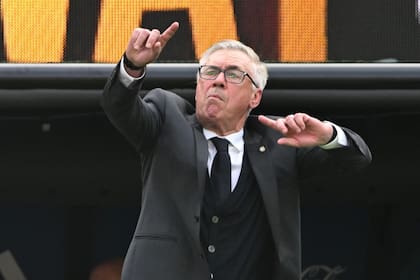 Con Carlo Ancelotti, Brasil tenía cierta ilusión, pero ante el golpe ahora se duda: del "Peor Mundial en 36 años" a "es el salario más alto de un entrenador de Brasil" pasan los primeros cuestionamientos de los medios locales.